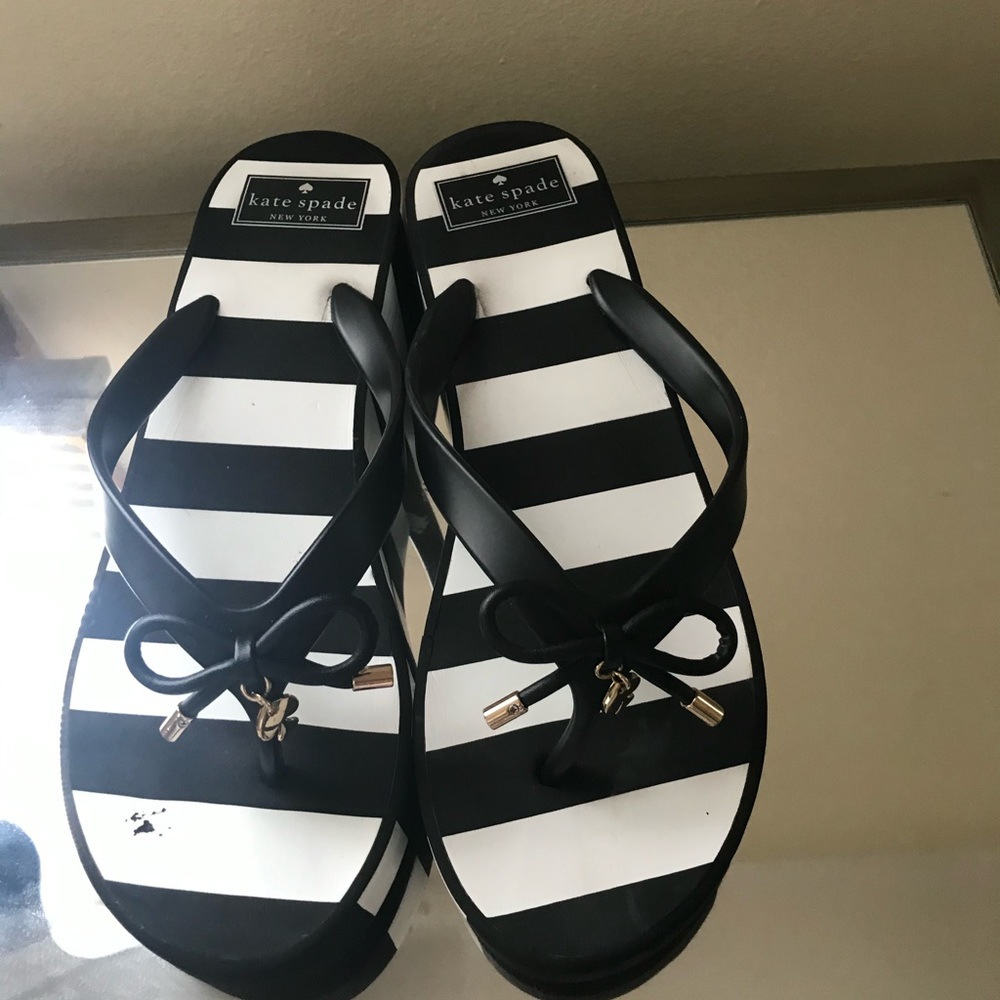 Kate spade platform flip flops